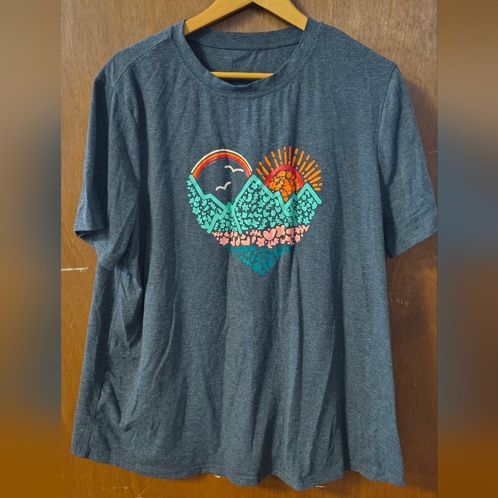 Graphic Mountain Print Gray T-Shirt